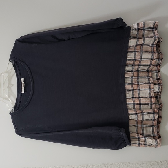 Loft Comfortable 3/4 Sleeve Top with Ruffle Hem - Picture 1 of 8